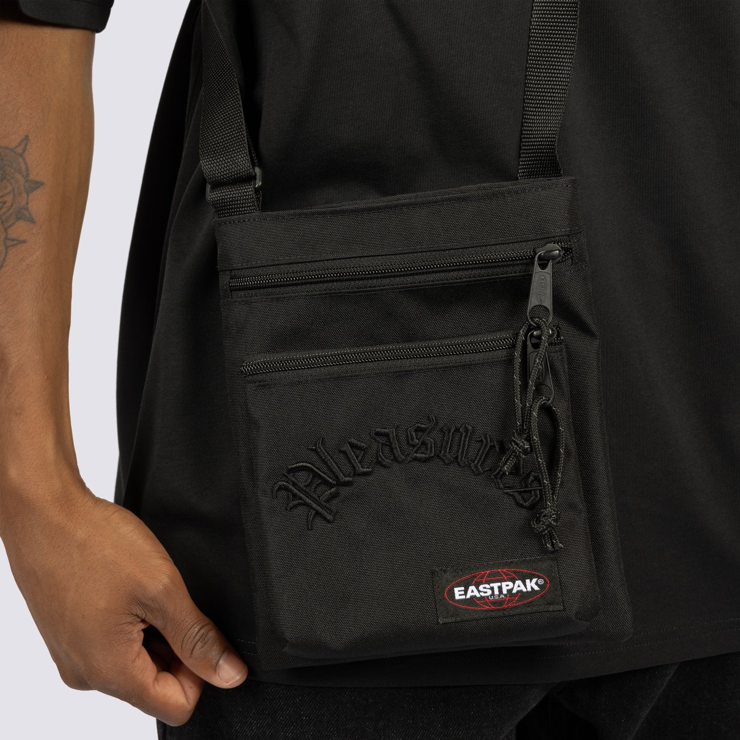 EASTPAK x PLEASURES RUSHER MINI BAG