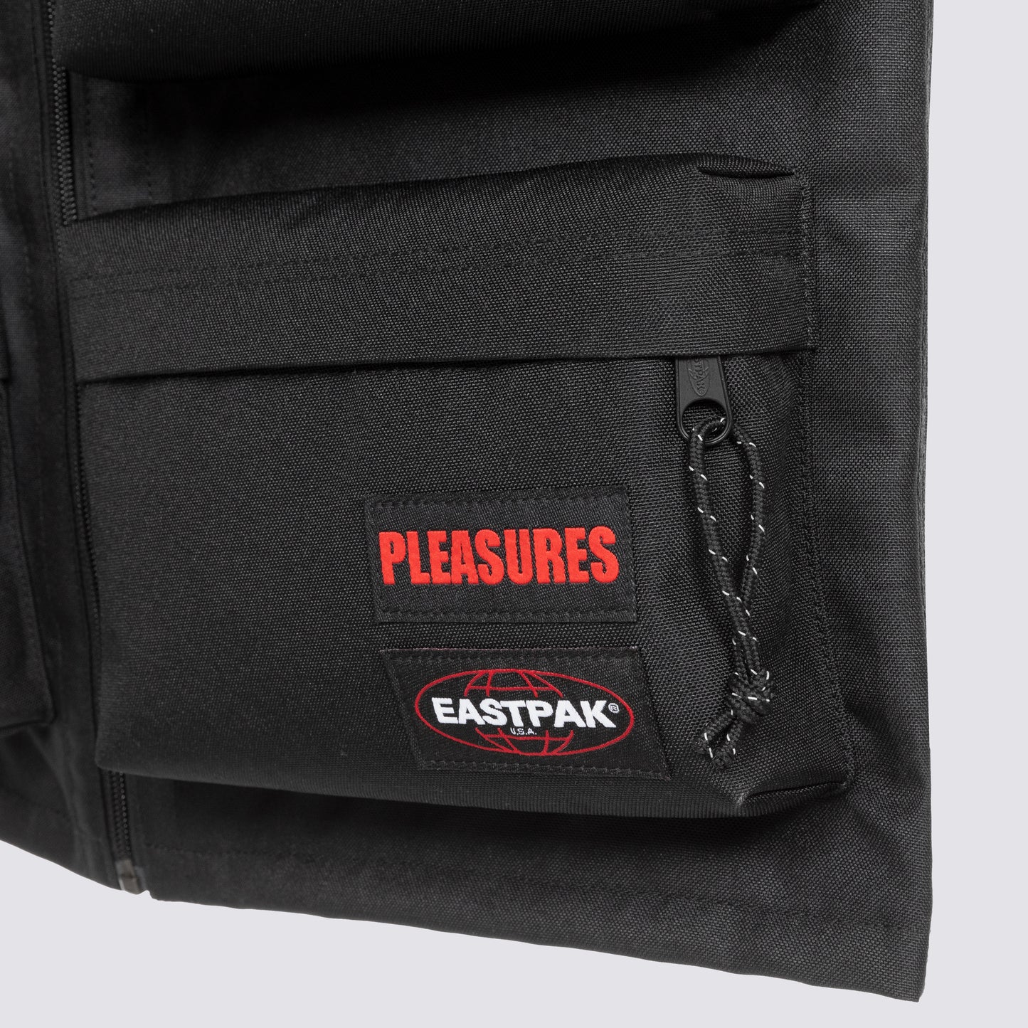 EASTPAK x PLEASURES UTILITY VEST