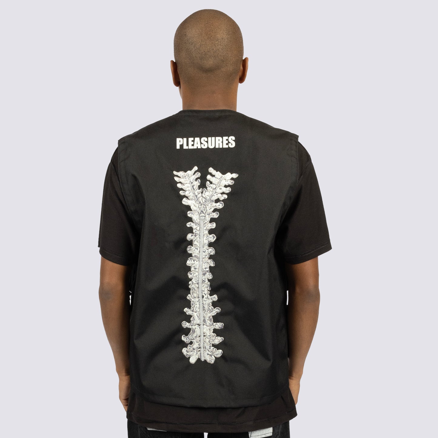 EASTPAK x PLEASURES UTILITY VEST