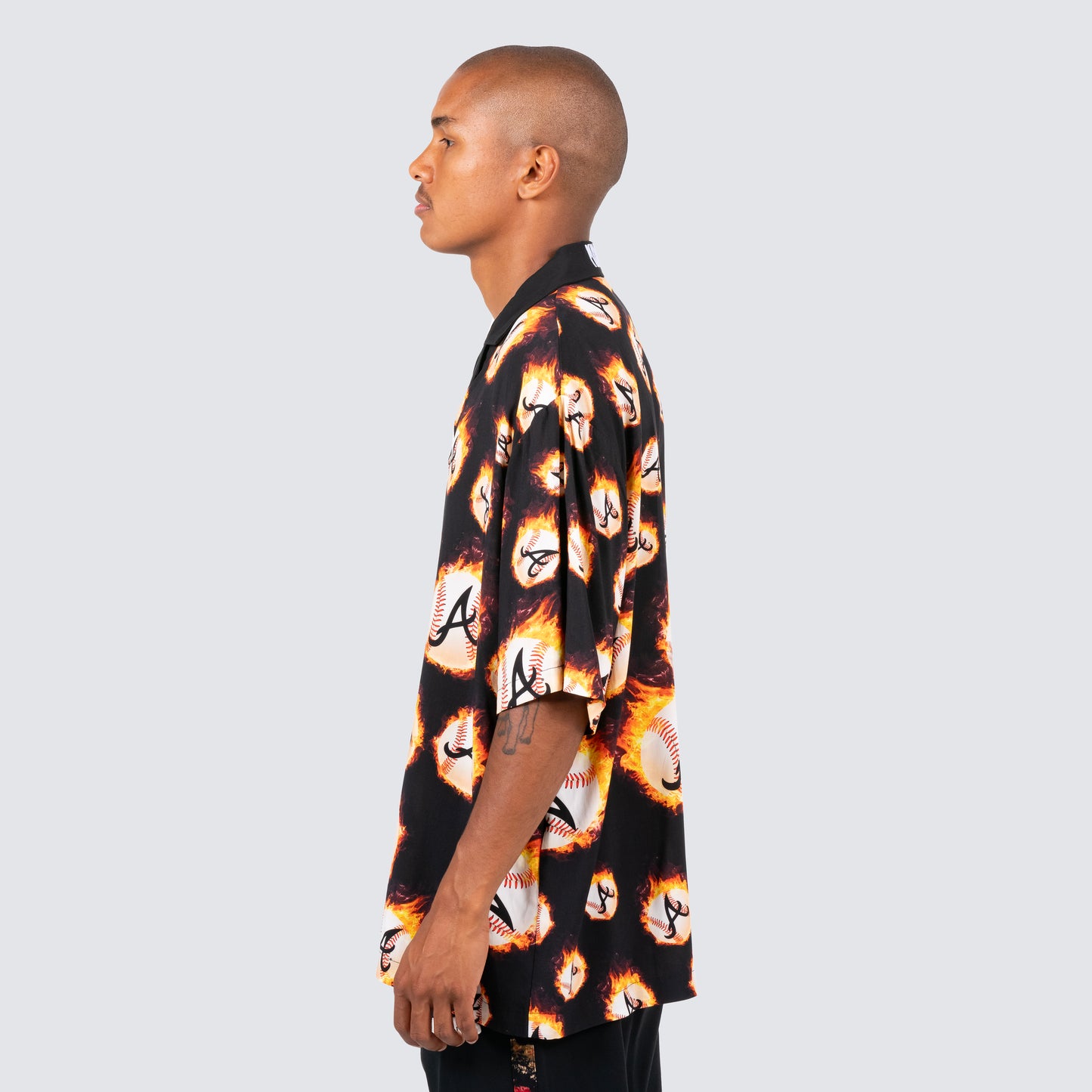 FIREBALL BUTTON DOWN - BRAVES