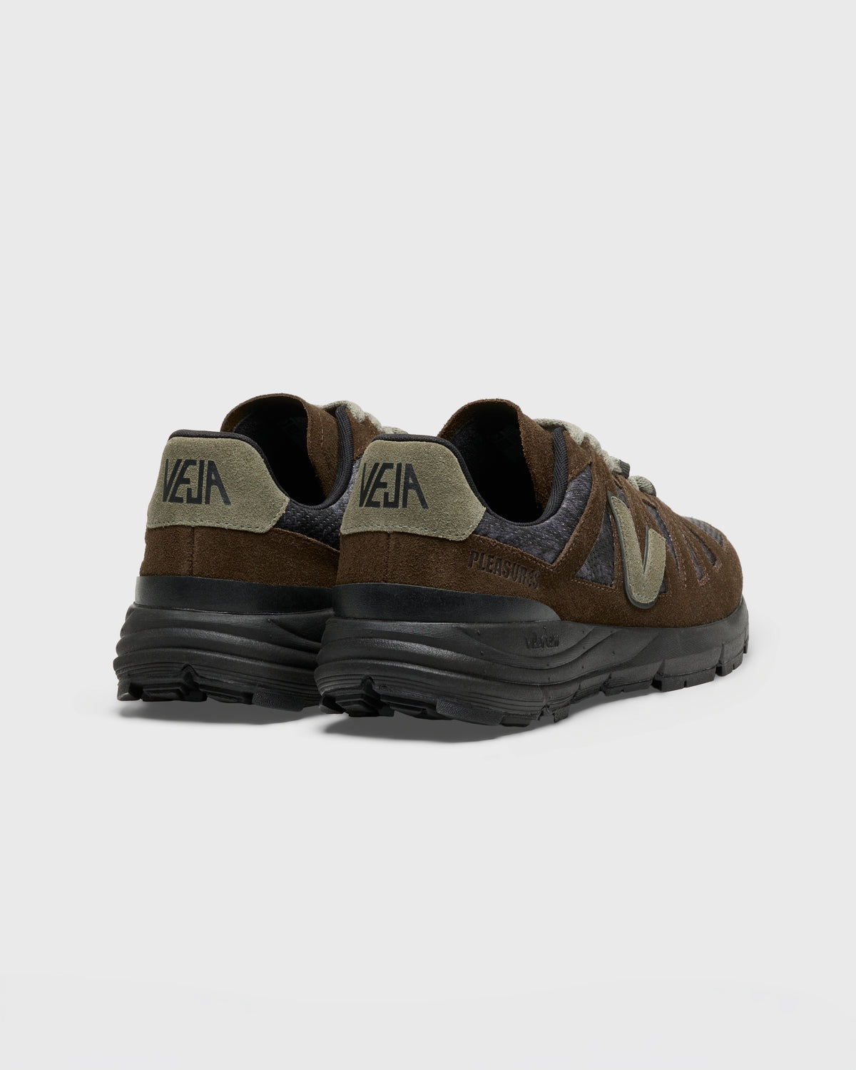 Veja x PLEASURES Salar Alveomesh
