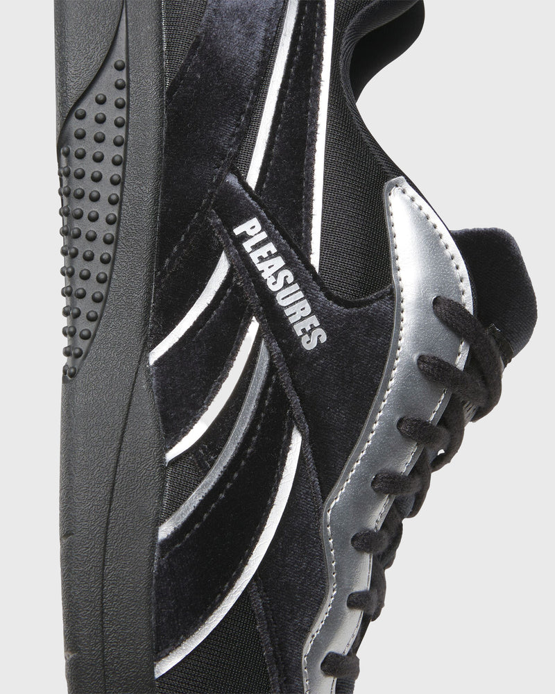PLEASURES X REEBOK HAMMER STREET (TENNIS) - BLACK/SILVER