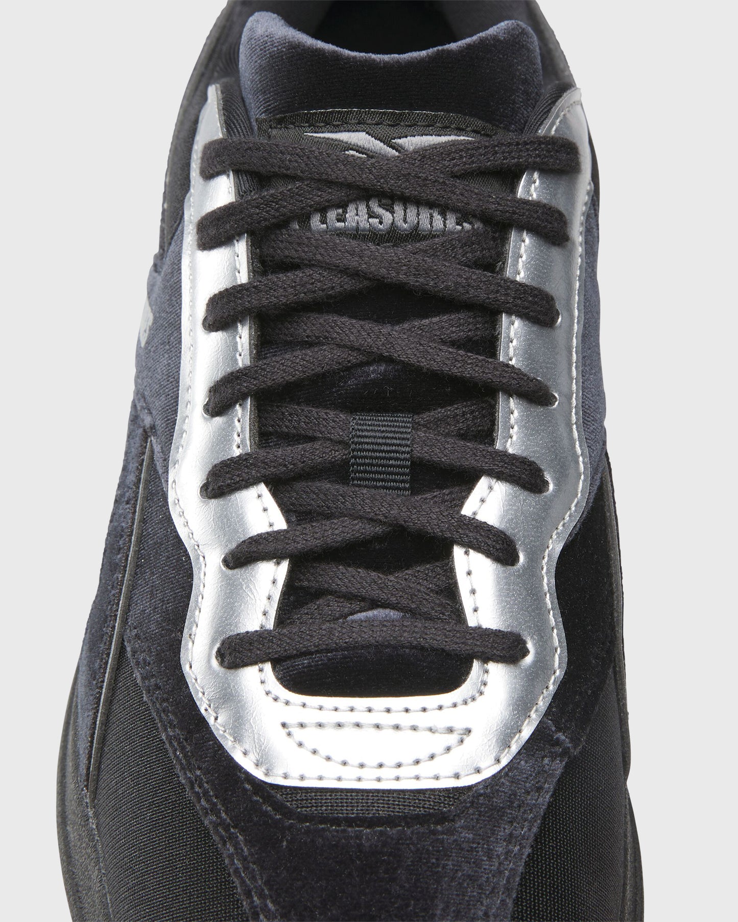PLEASURES X REEBOK HAMMER STREET (TENNIS) - BLACK/SILVER