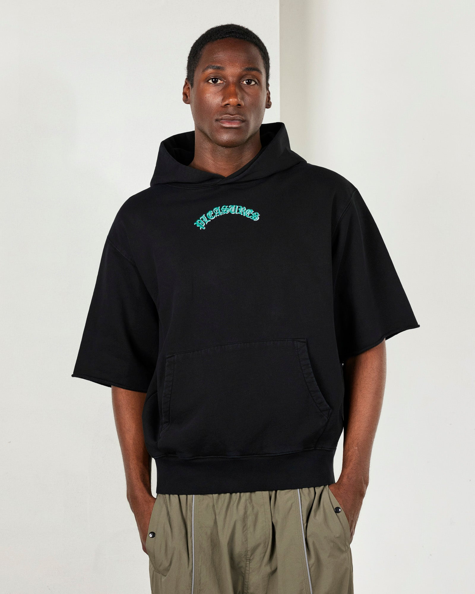 ホリディULTRA HEAVY SWEAT CUT OFF HOODIE CUT OFF HOODIE – PLEASURES