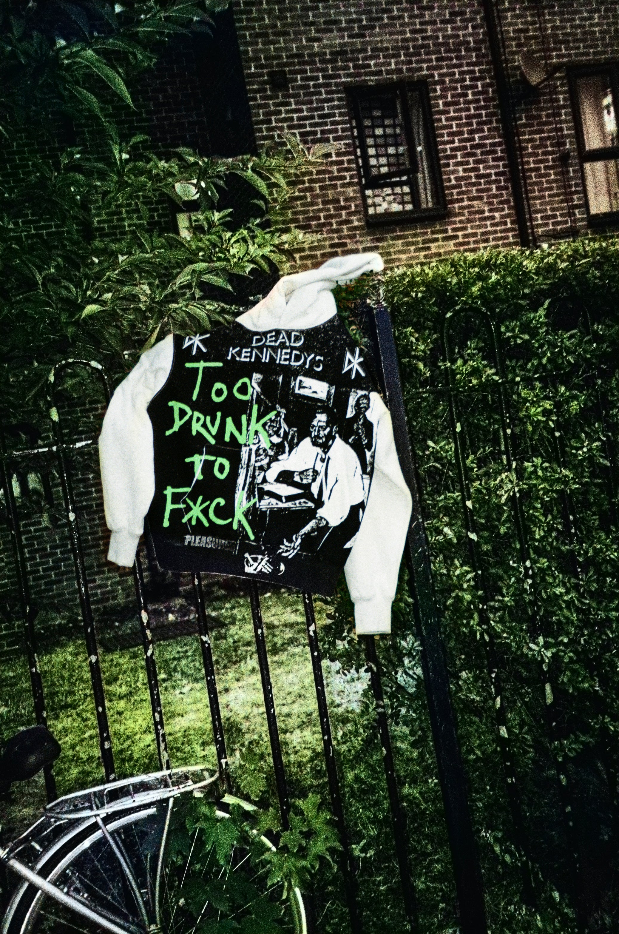 DEAD KENNEDYS X PLEASURES