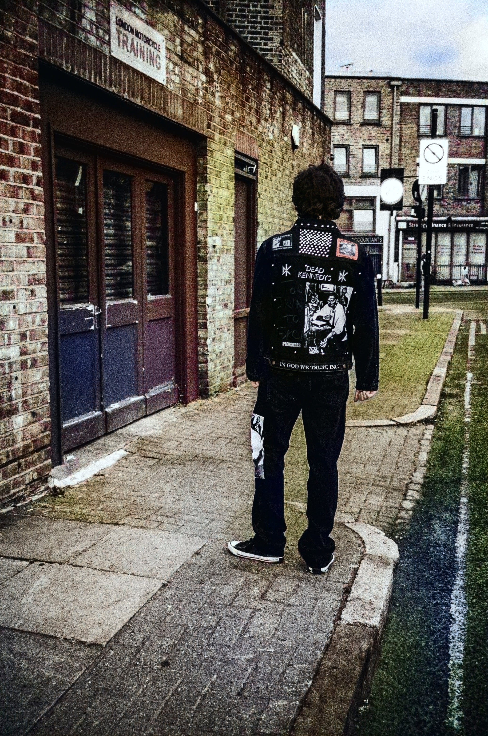 DEAD KENNEDYS X PLEASURES