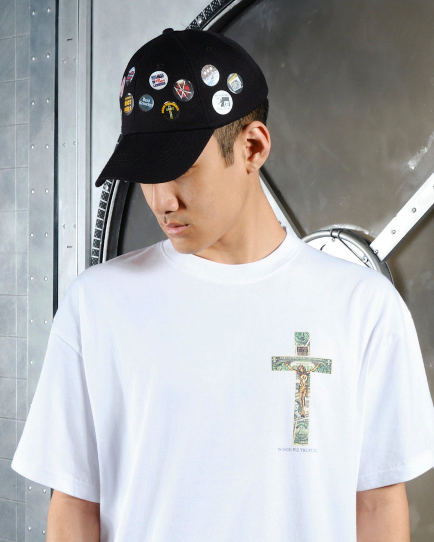 BUTTONS CAP