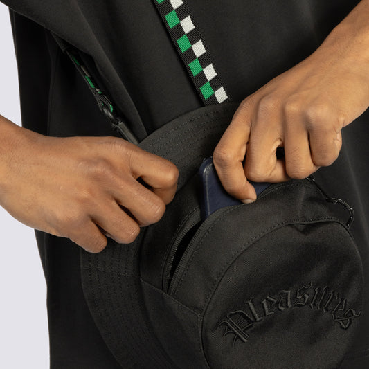 EASTPAK x PLEASURES BUCKET HAT CROSSBODY