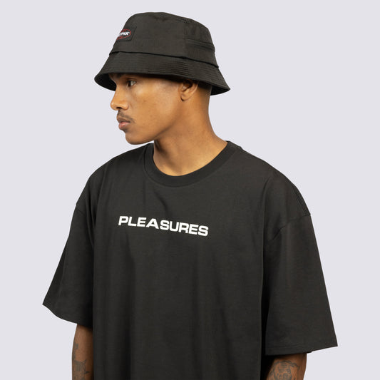 EASTPAK x PLEASURES BUCKET HAT CROSSBODY