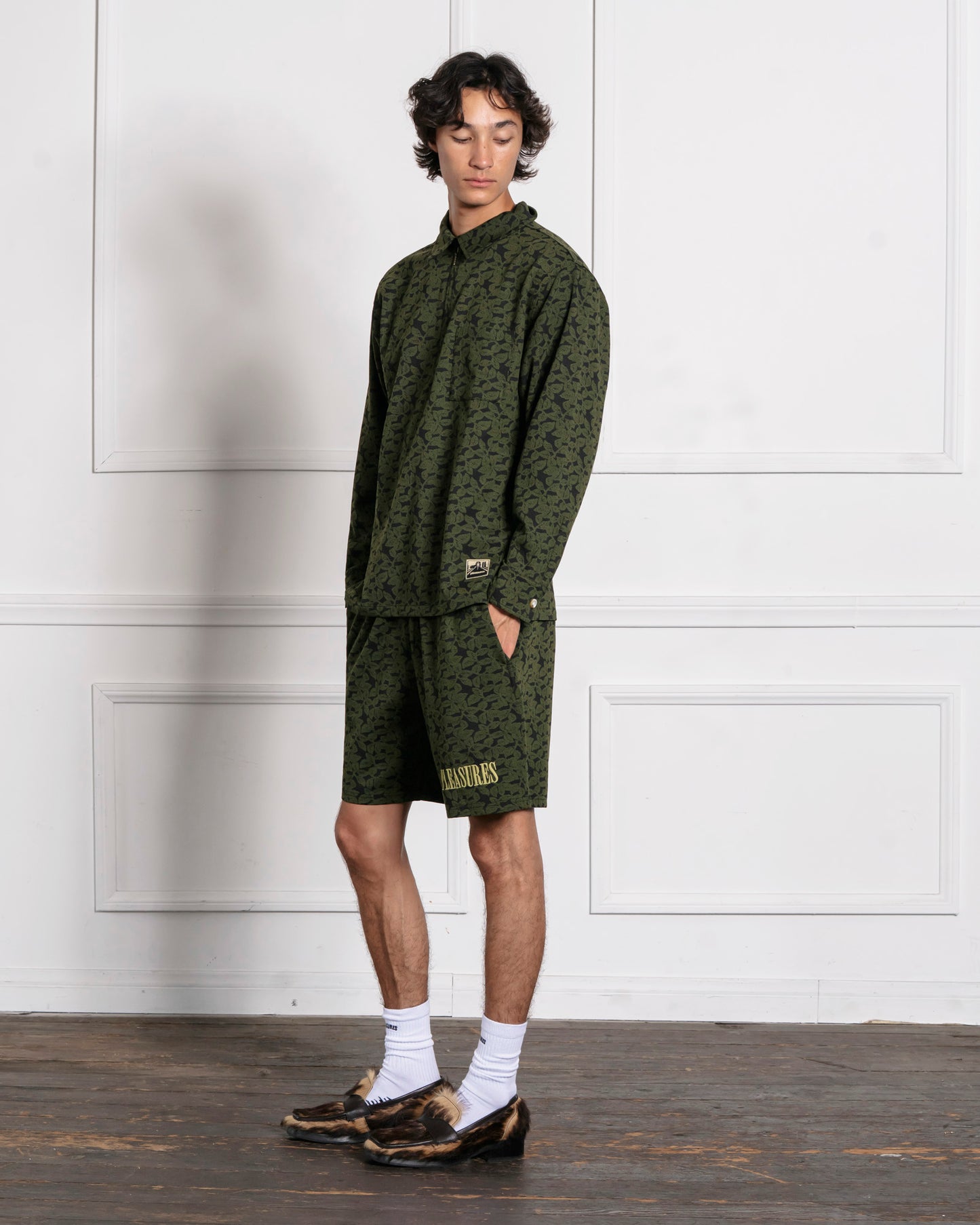 LEAF JACQUARD SHORTS