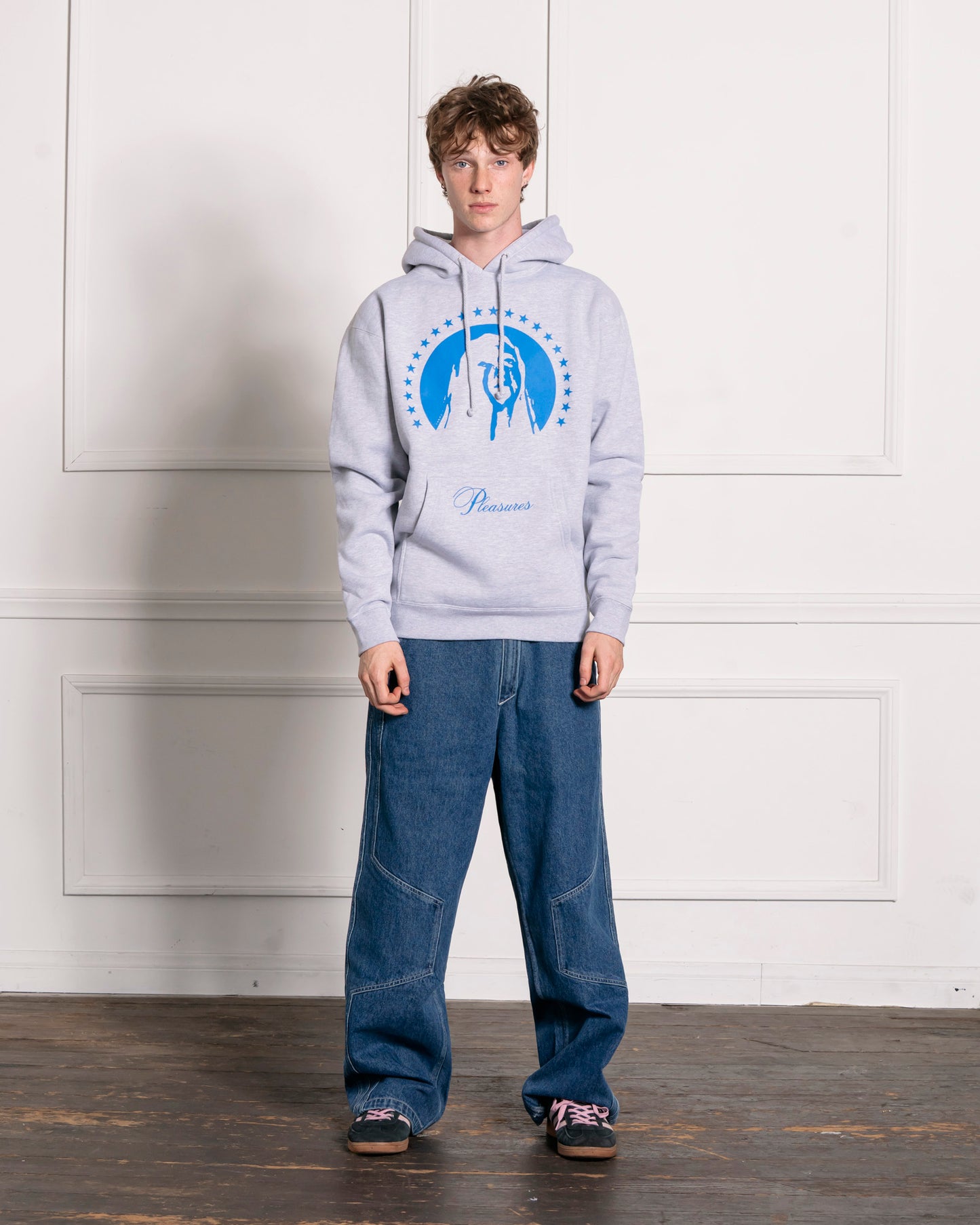 CRITIC HOODIE