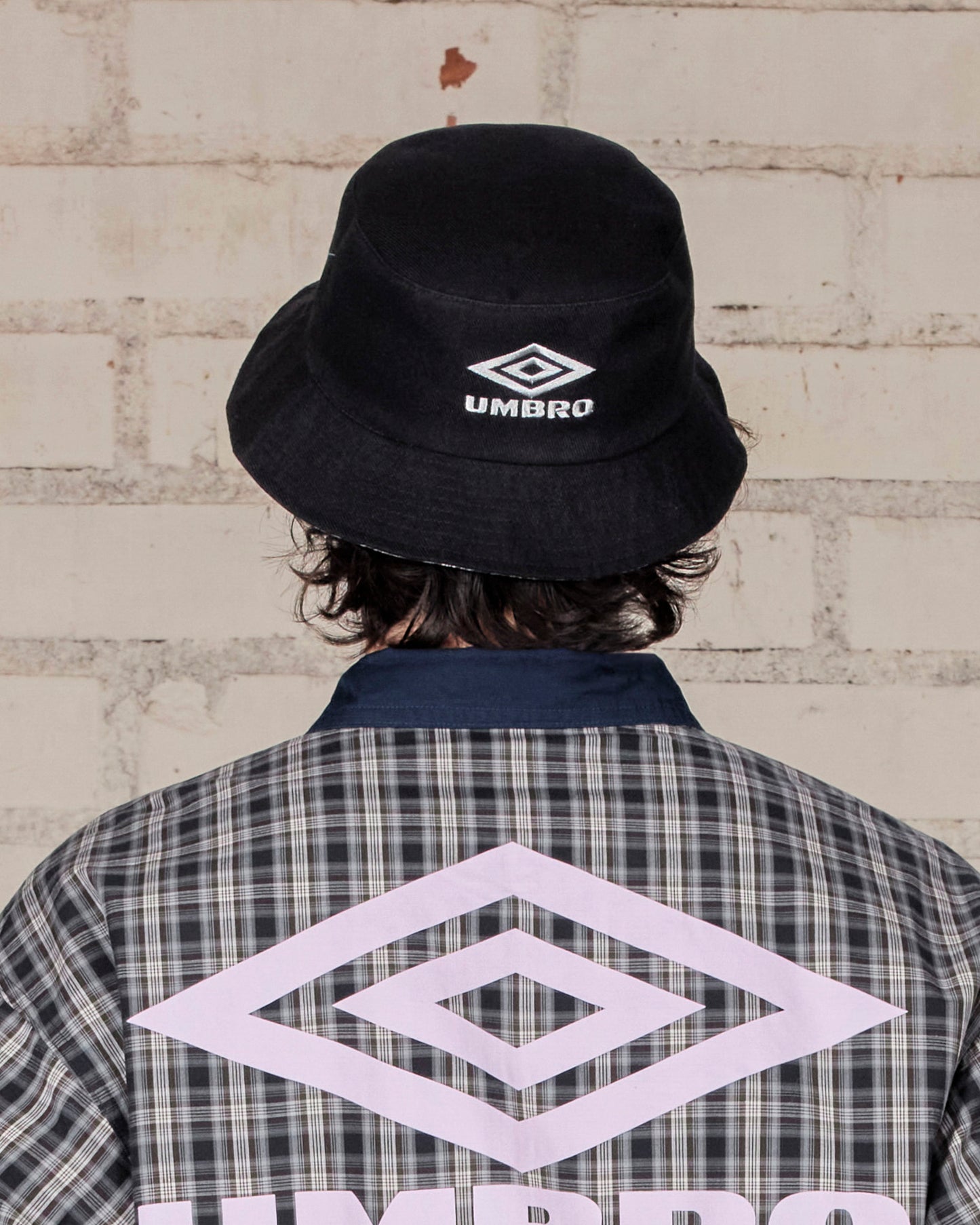 REVERSIBLE BUCKET HAT