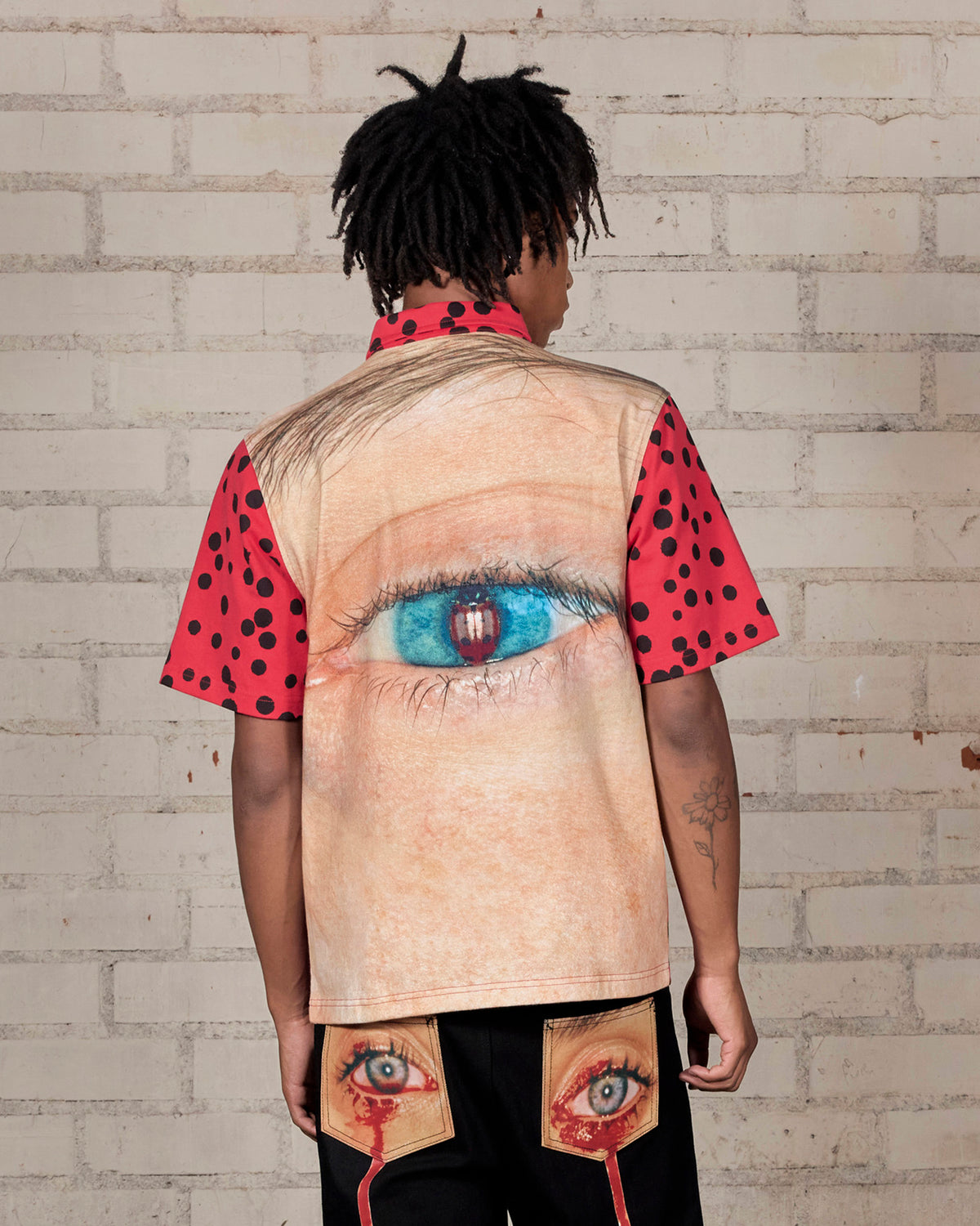 BUG EYE BUTTON UP