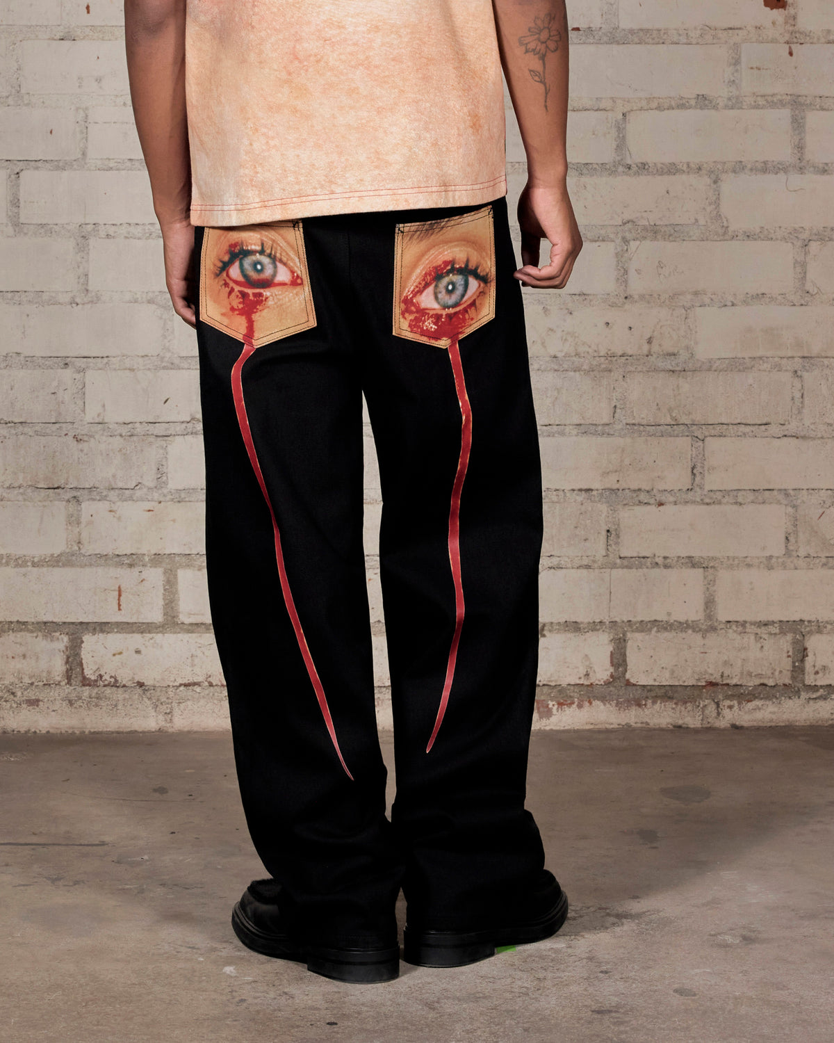 TEAR FORMULA BAGGY JEANS
