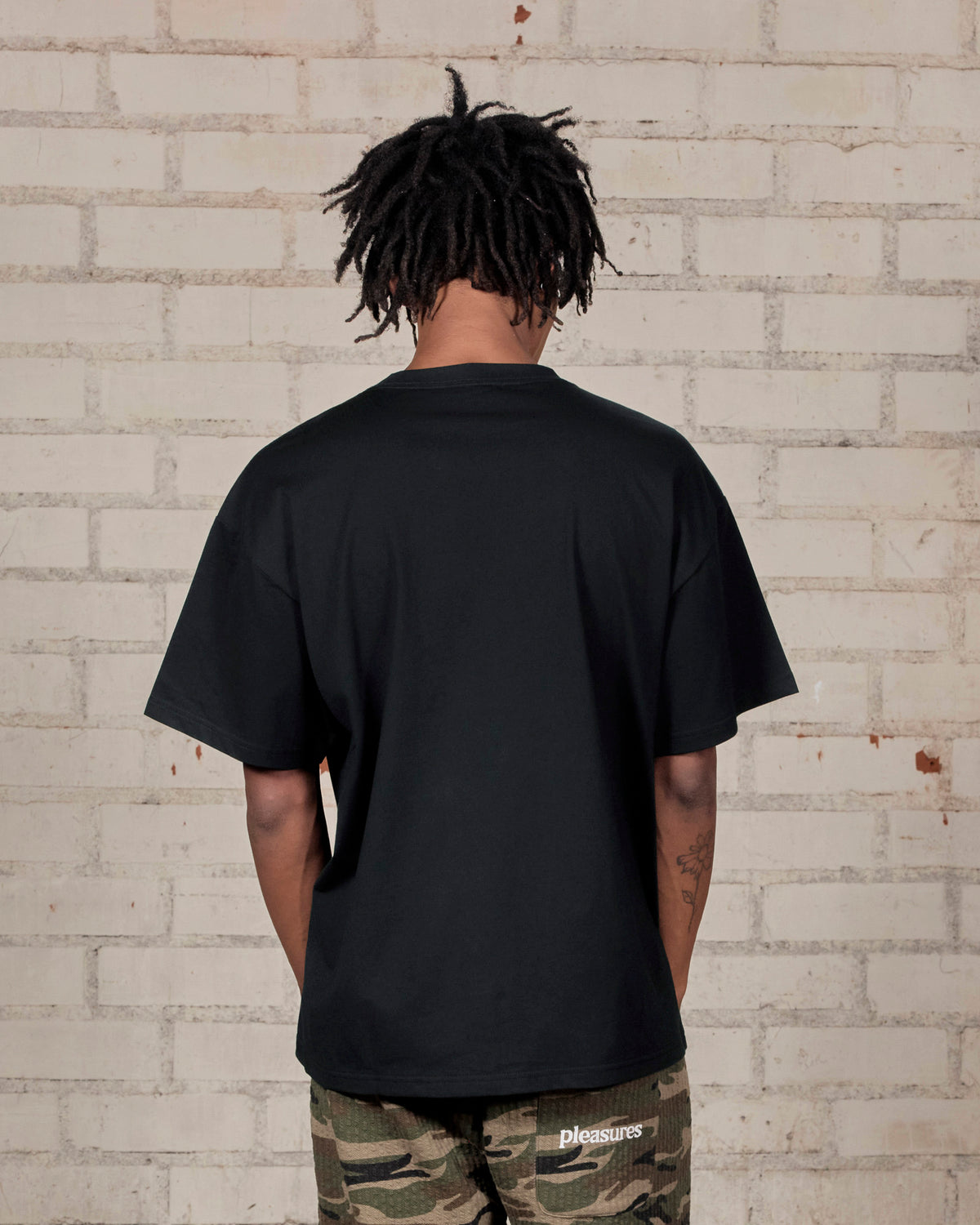 RECLUSE T-SHIRT