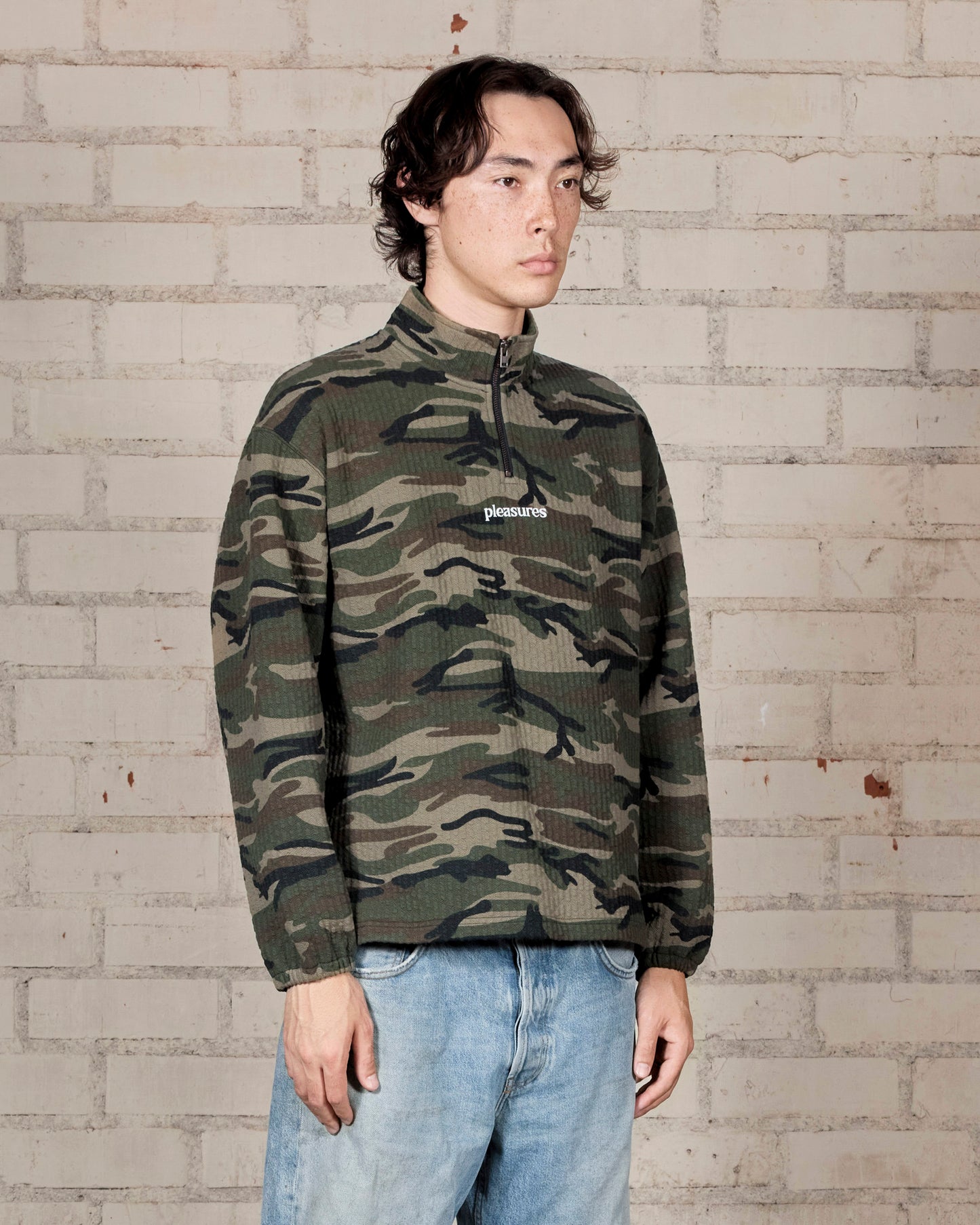 TEXTURED CAMO QUARTER ZIP