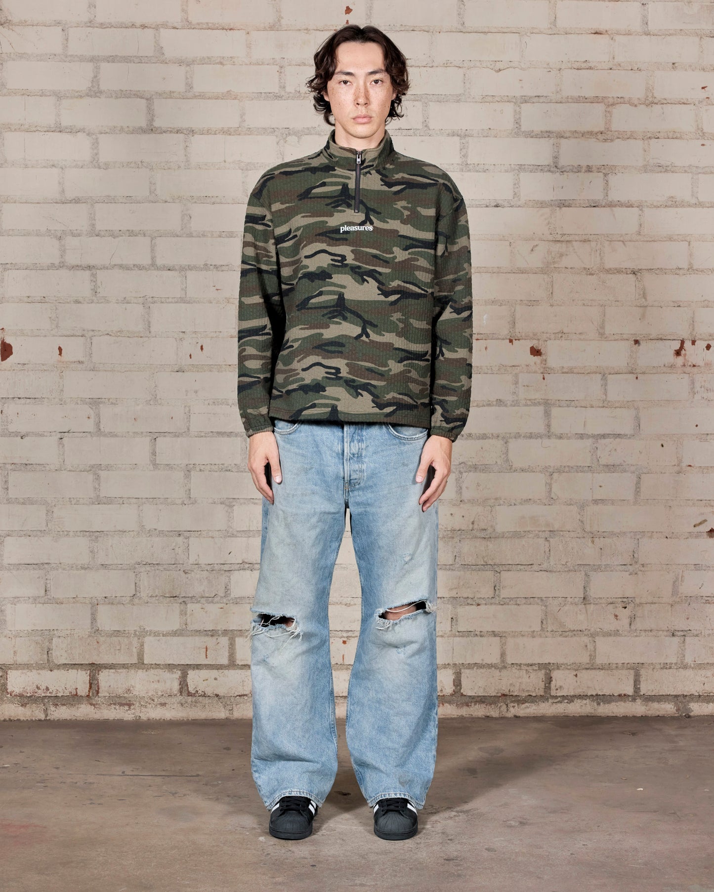 TEXTURED CAMO QUARTER ZIP
