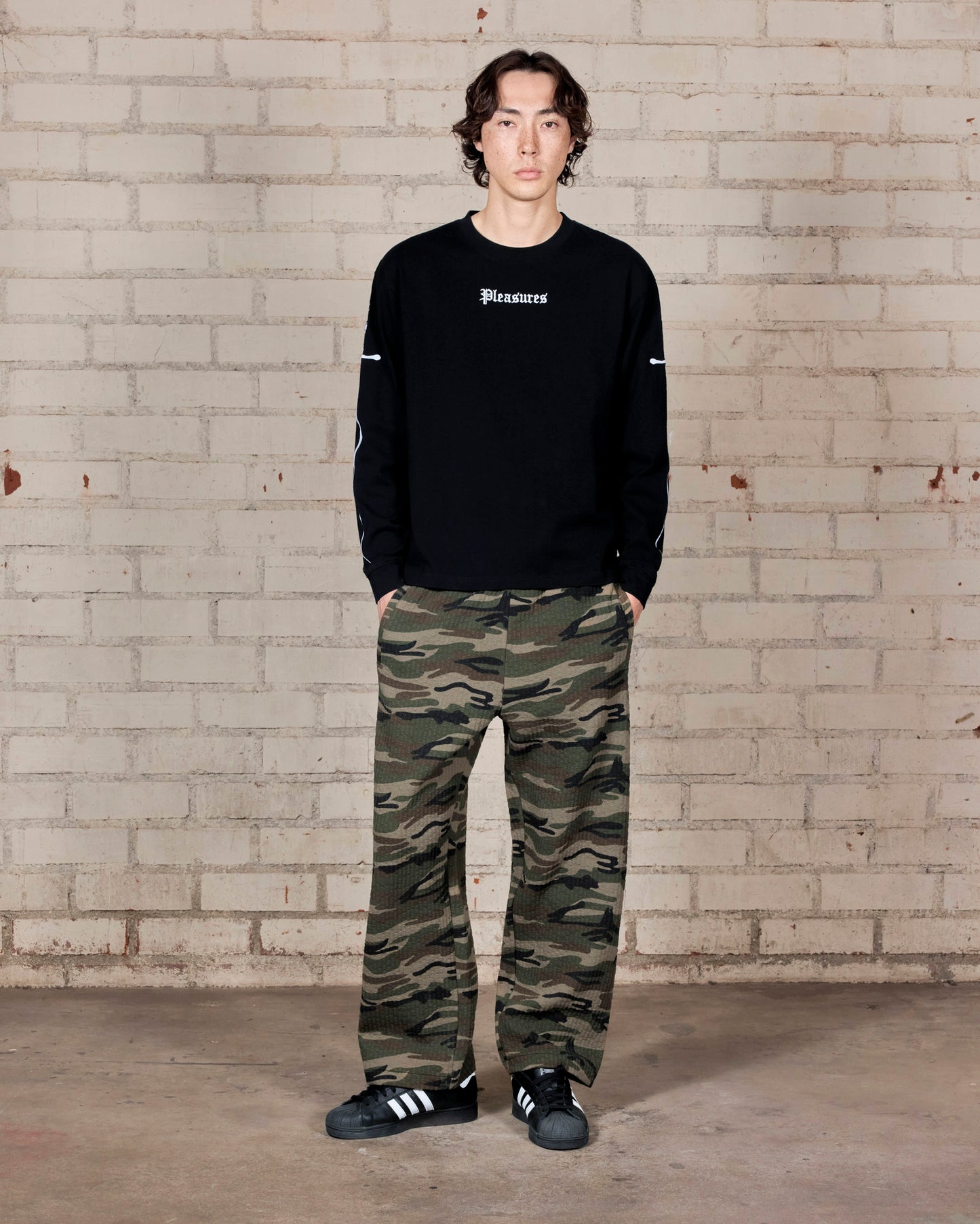 TEXTURED CAMO DESIRE SWEATPANTS