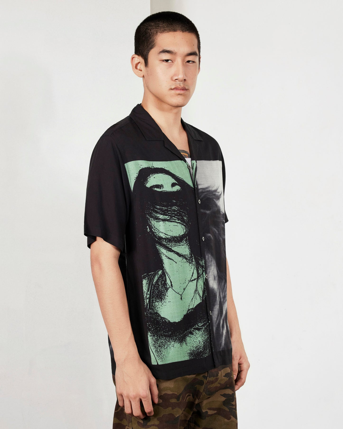 HORSE HAIR BUTTON UP