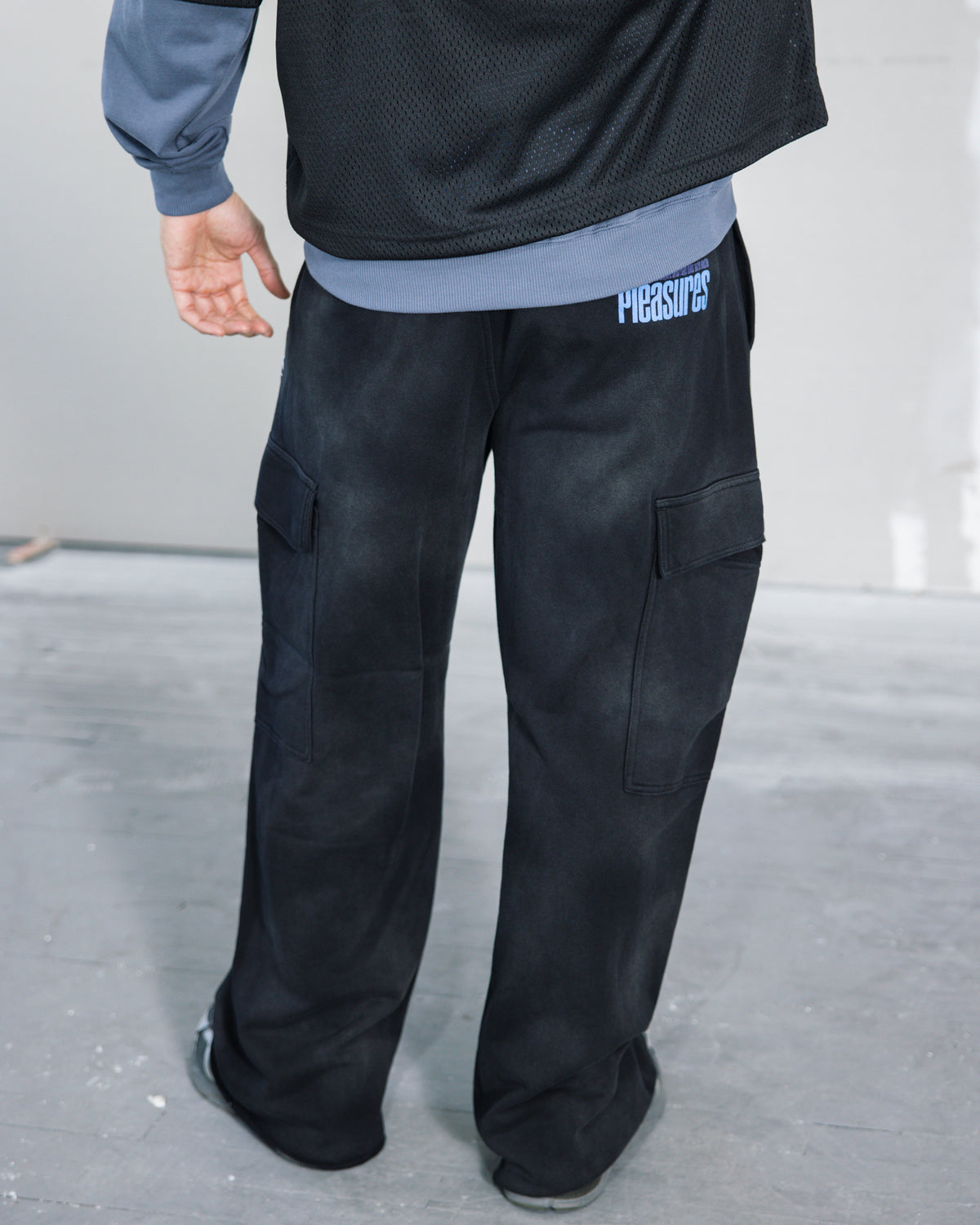 SPIRAL CARGO SWEATPANTS