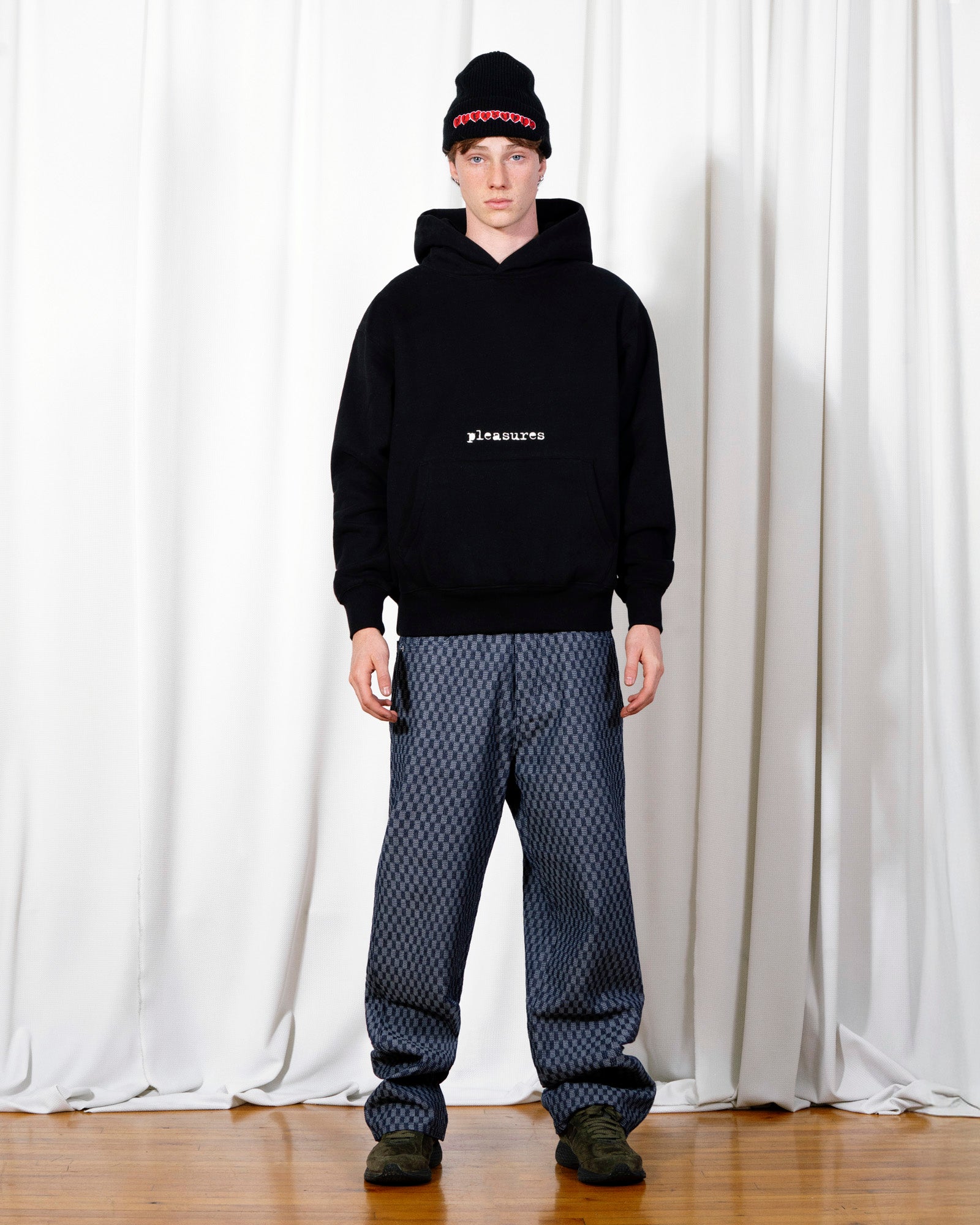 PLEASURES ブラックメタル パーカー Lサイズ SLIP HOODIE – PLEASURES