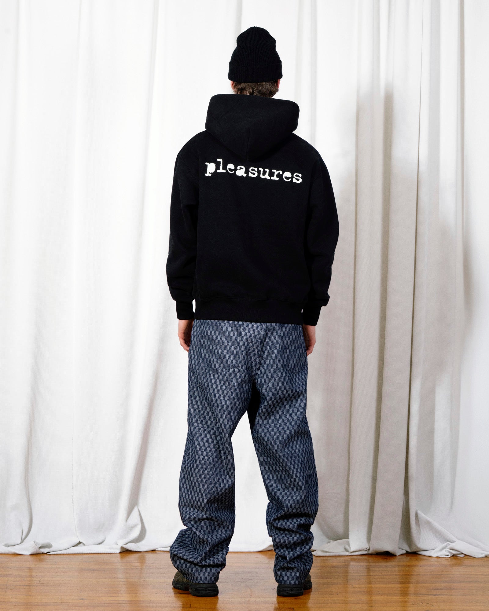 SLIP HOODIE – PLEASURES