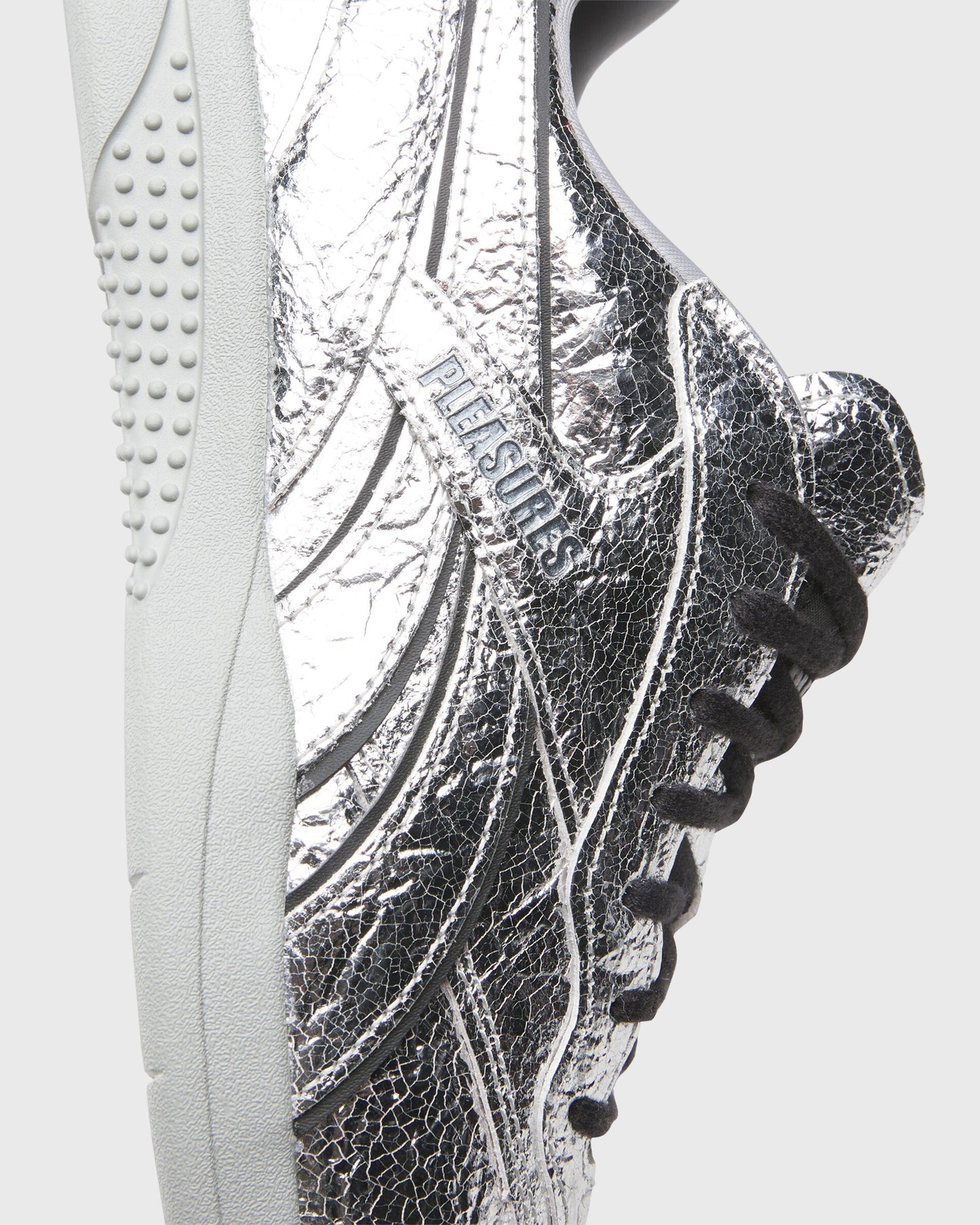 PLEASURES X REEBOK HAMMER STREET (TENNIS) - SILVER