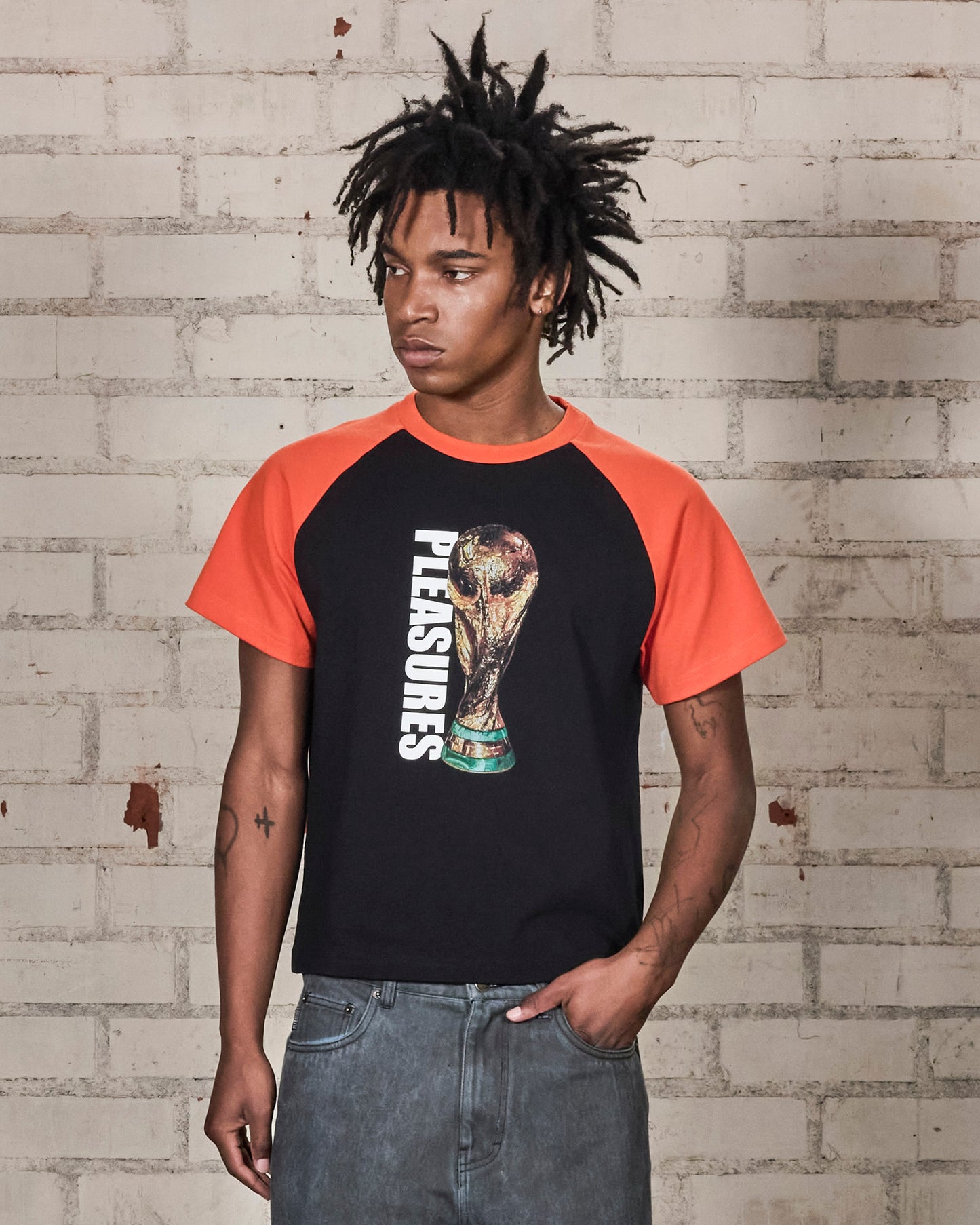 TROPHY RAGLAN SHIRT