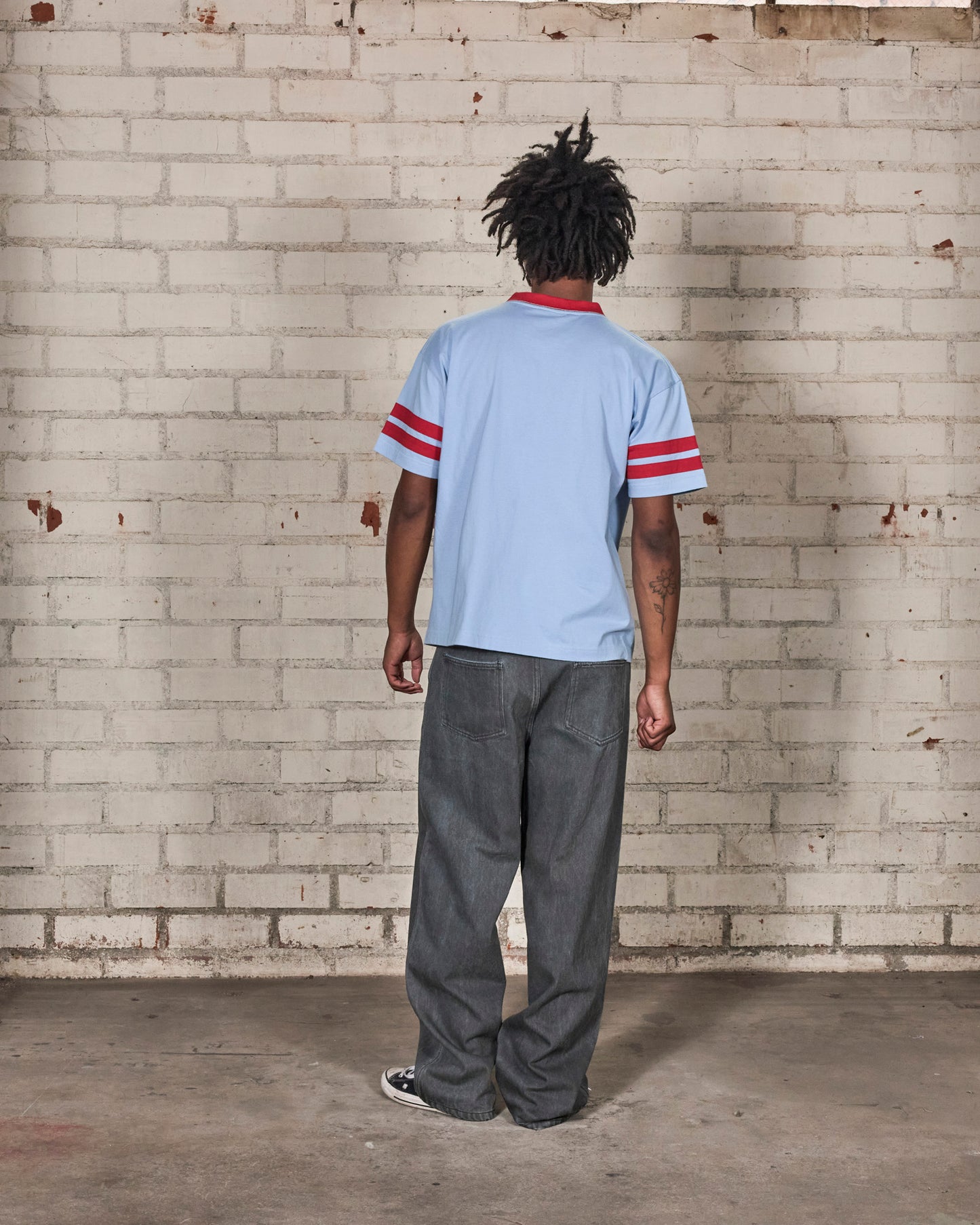 HOLE V-NECK JERSEY