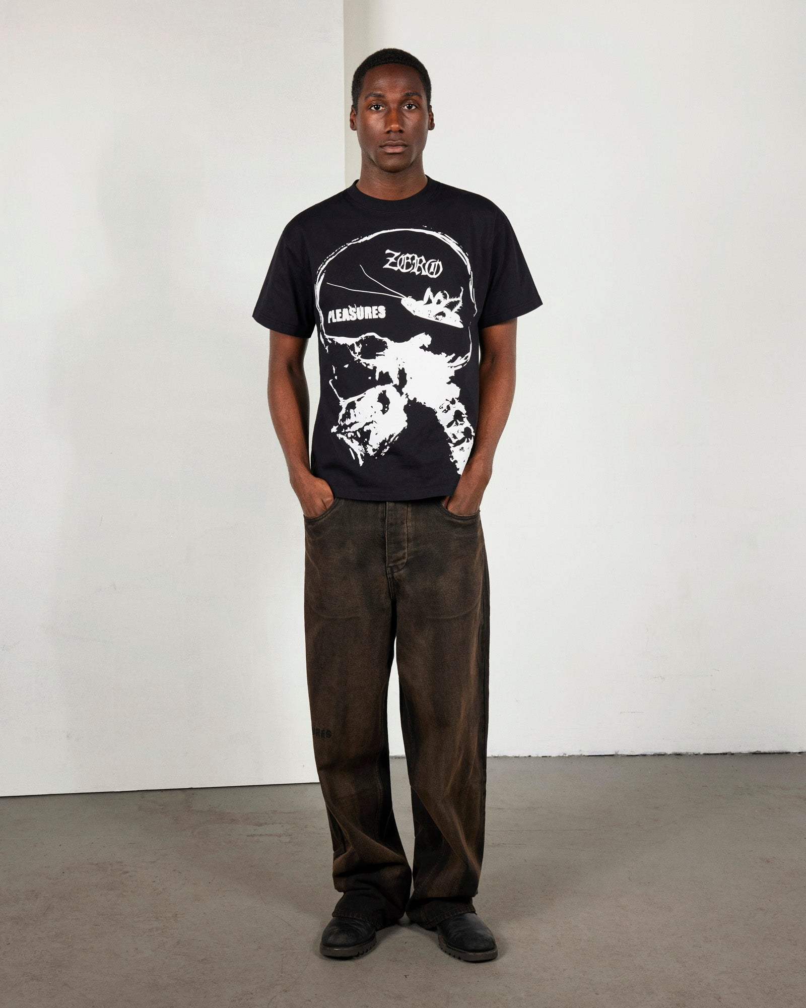 ボーダーズアットバルコニー　36 ブラック　SHIRT GATHERED TEE ROACHES T-SHIRT – PLEASURES