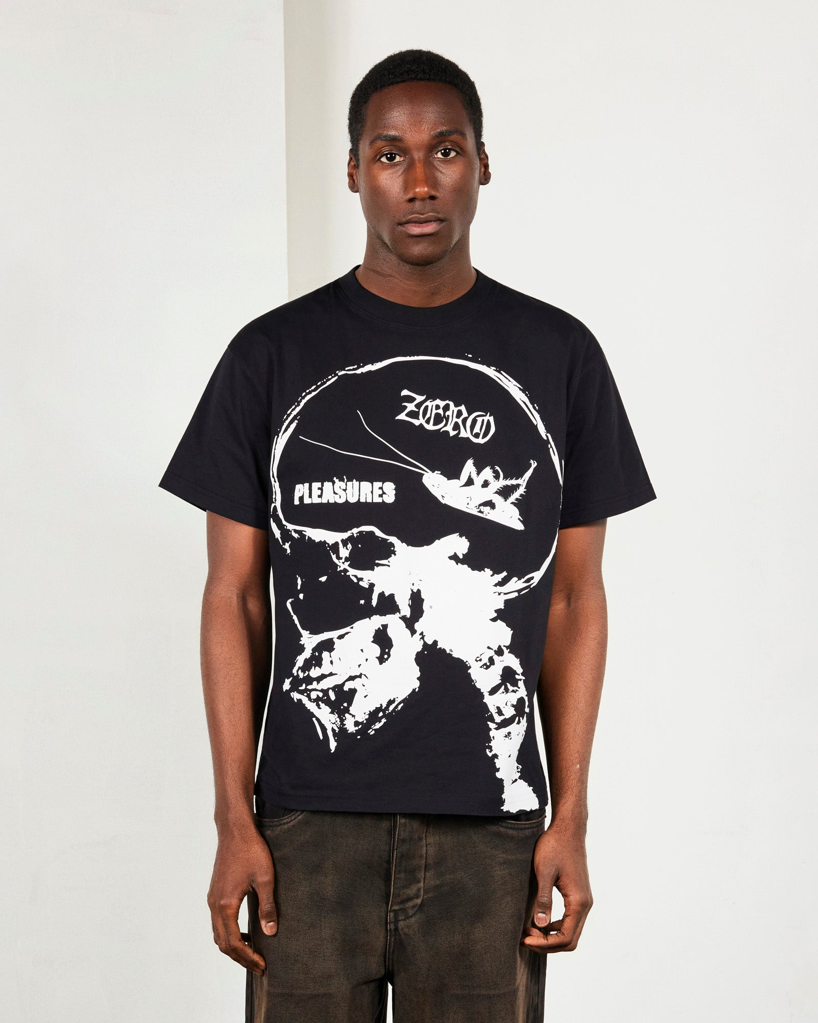 ROACHES T-SHIRT – PLEASURES