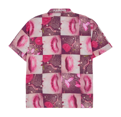 WORMY LIPS BUTTON DOWN